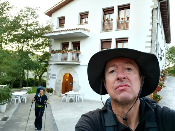 Outside the wonderful Albergue Parroquial at Zabaldica (hermanas del Sagrado Corazón), where I first met Elisabeth, Fabricio, Eleonora and Carola. It was run by a Nun Order called "Sacre Coeur"