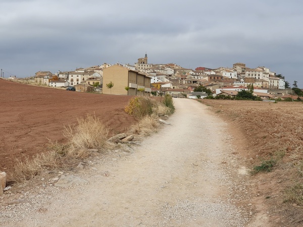 Entering Cirauqui