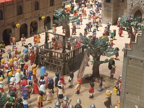 Inside "Cathedral of Santo Domingo de la Calzada". They also had visualisation of the famous story built with LEGO figures. The innocent man hanged but still alive.
