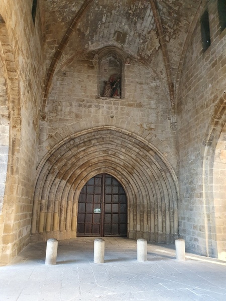 Another portal into "Cathedral of Santo Domingo de la Calzada".