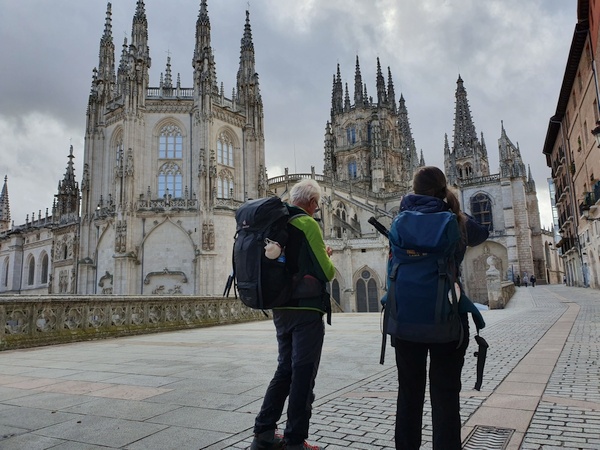 Ivana and Fabrizio trying to find their way out of Burgos. Still in front of the Cathedral