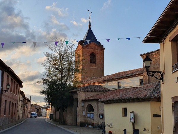 Church tower in El Burgo Ranero that looks exactly like the one we have at home in Denmark