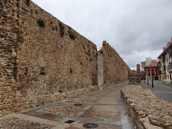 "Las Cercas" in Burgos. The remains of a 14th century city wall