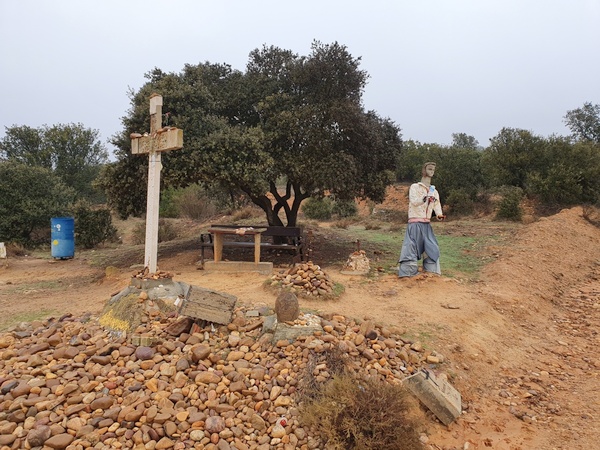 Day 18: Just outside Santibáñez de Valdeiglesias. Elvis lives!