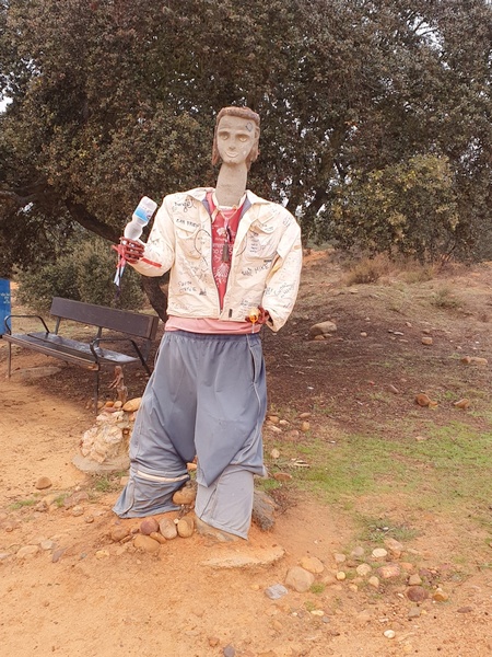 Day 18: Just outside Santibáñez de Valdeiglesias. Elvis lives!