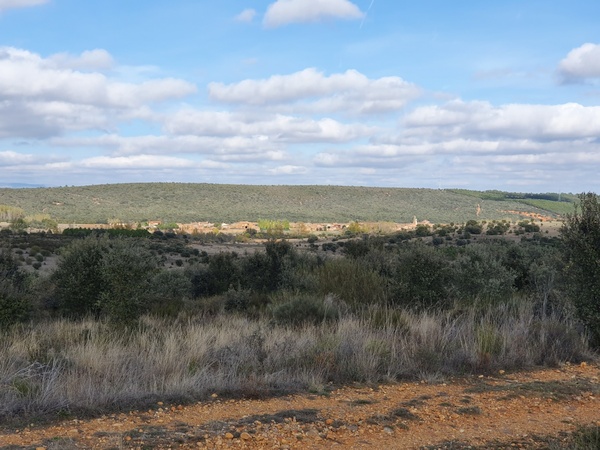 View towards Castrillo de los Polvazares. Shortly before Santa Catalina de Somoza