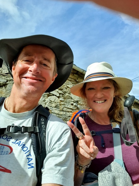 Claus and Australian Roby at La Faba. Robyn came here to walk the camino every year. This was her 7th time. And she started somewhere in France so, she already walked more than 1000 km.