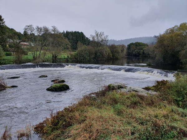 Ponto Maceira at river Tambre. Powerful water flow