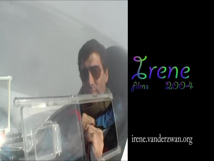 Irene's copilot, the photographer revealing the trick used to make shots from the outside Photographer